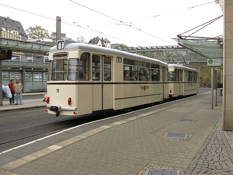 File:Plauen, Straßenbahn 79 und 28 IMG 4252.jpg