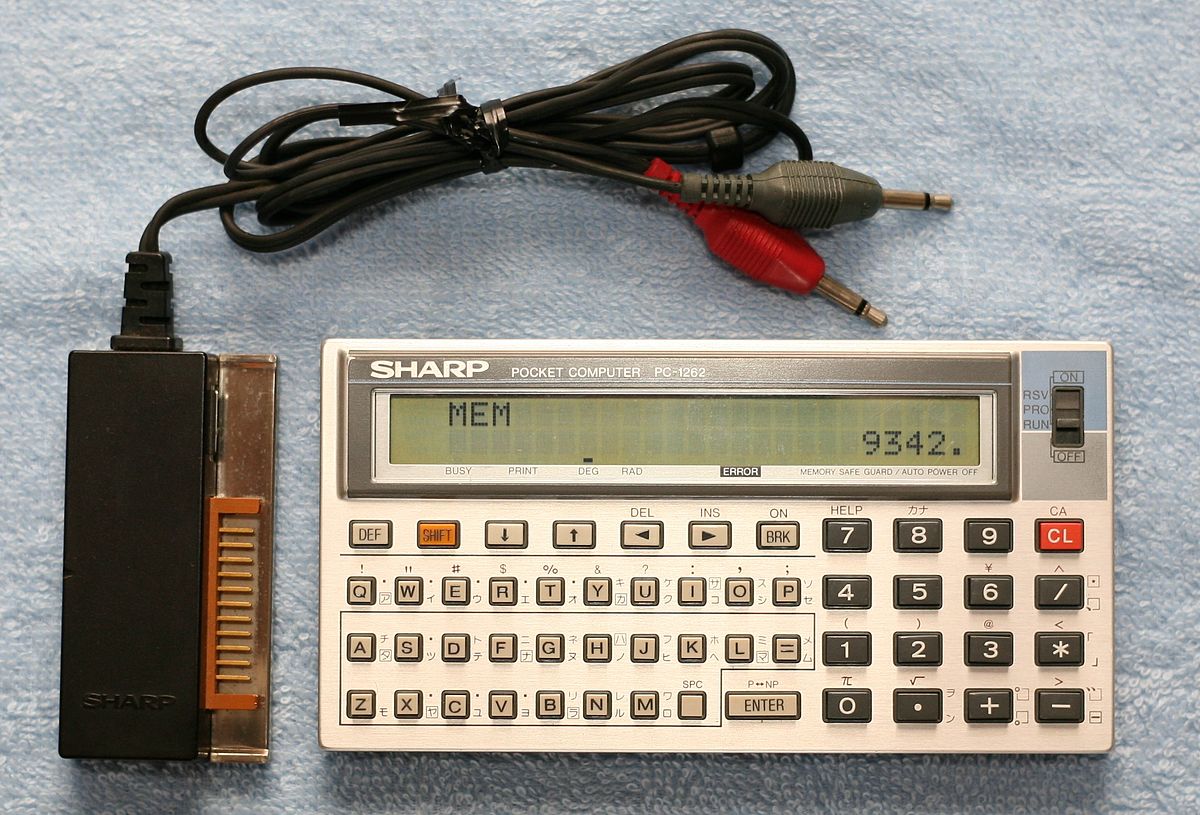 ファイル:Pocket Computer SHARP PC-1262.jpg - Wikipedia