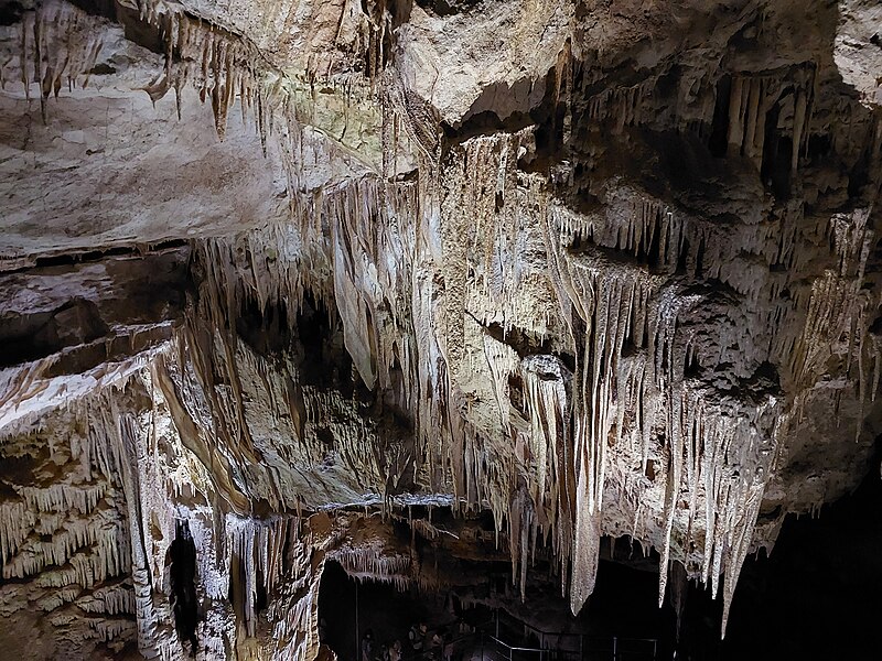 File:Promete cave 24.jpg