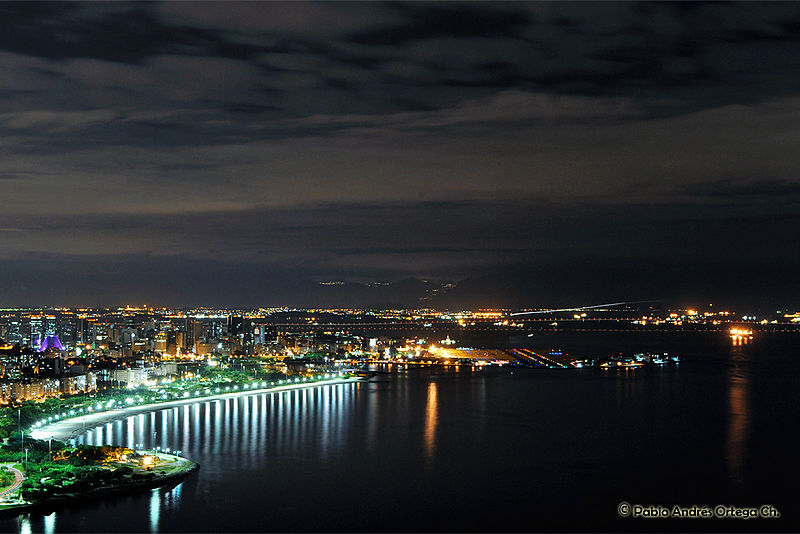 File:Río de Janeiro - Night Shot (8781283707).jpg