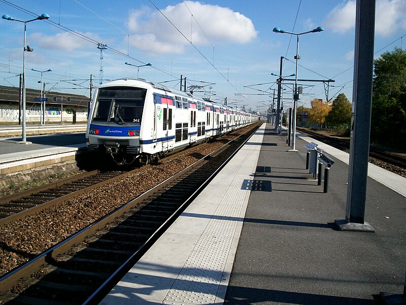 File:RER E - Gare Pantin 9.JPG