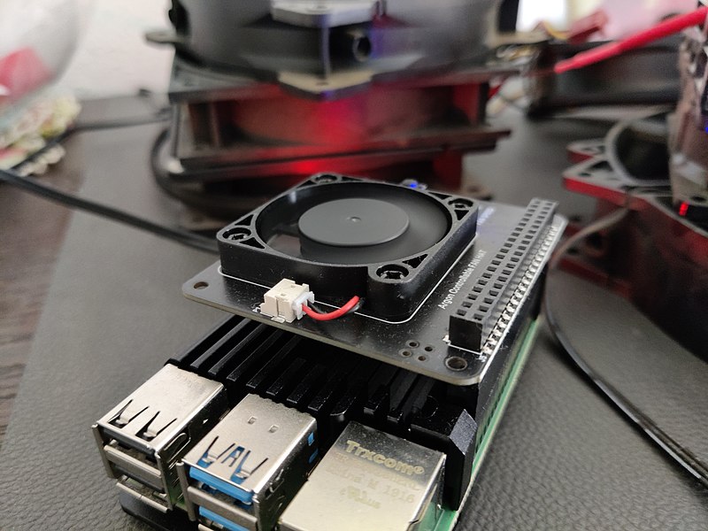 File:Raspberry Pi 4 Model B Argon fan hat.jpg