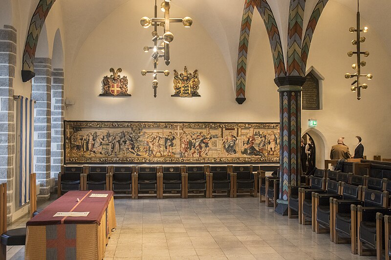 File:Reception room in Tallinn Old Town Hall.jpg