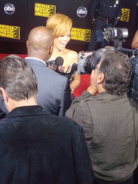 File:Rihanna 2009 AMA 3.jpg