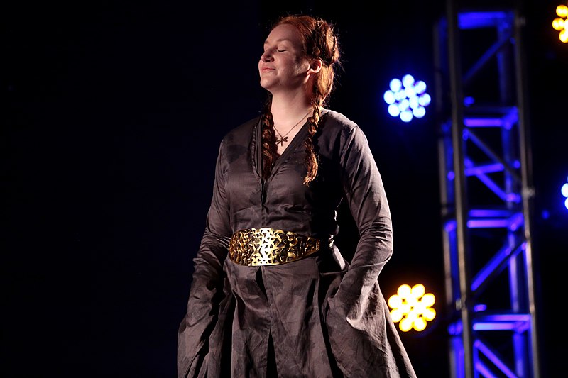 File:Sansa Stark cosplayer (35678751236).jpg