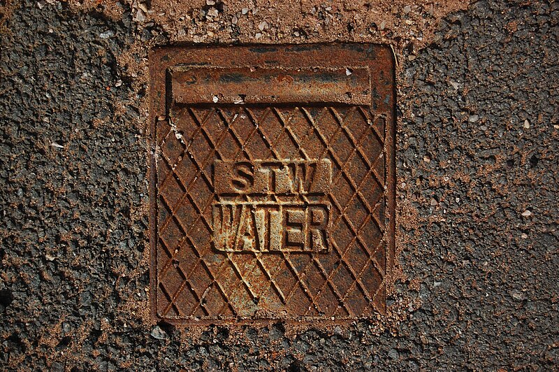 File:Severn Trent Water stopcock cover 05.JPG
