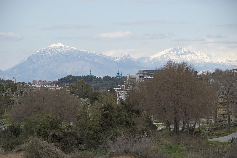 File:Side view to Kumköy in 2015 5881.jpg