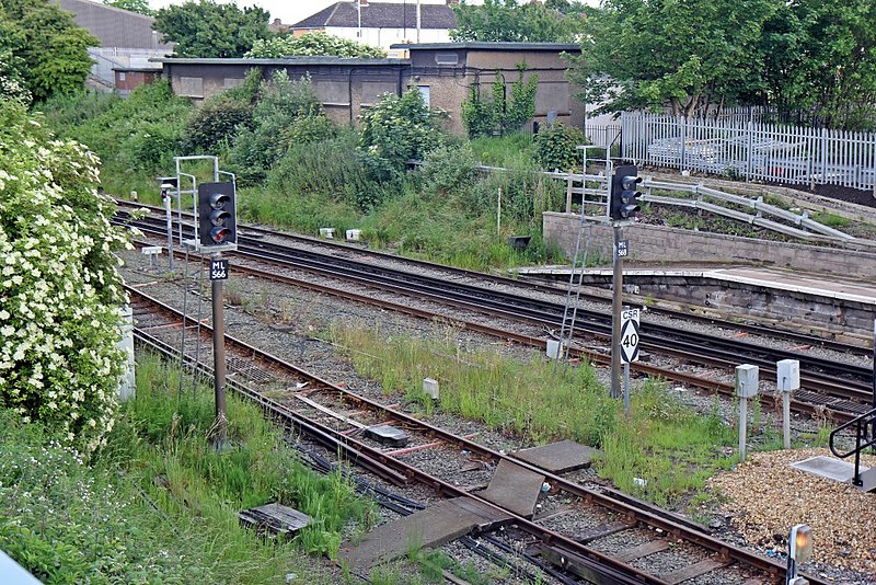 File:Signals, Birkenhead North railway station (geograph 4016735).jpg