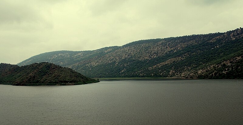 File:Siliserh Lake Alwar Rajasthan India 2009 Sep.JPG