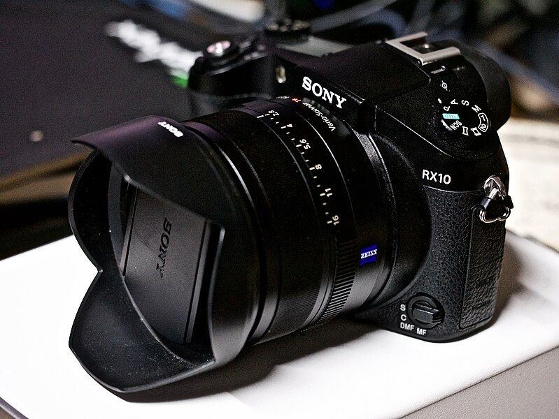 File:Sony Cyber-shot DSC-RX10.jpg