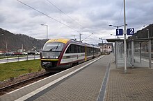 Reisezug der Städtebahn Sachsen Richtung Neustadt (Sachs) am Bahnsteig 1 (2013)