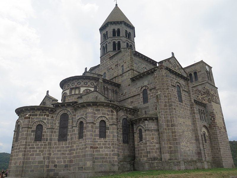 File:St Nectaire eglise.jpg