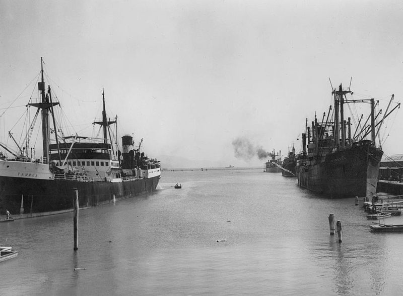 File:StateLibQld 1 297483 Ships at Townsville wharves, 1948.jpg