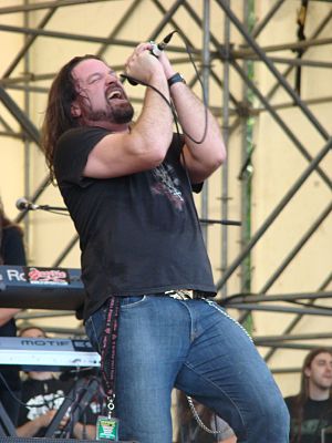Allen performing in 2007