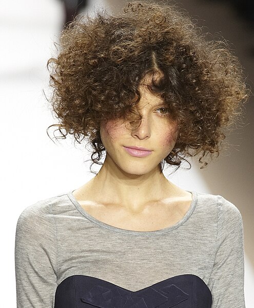 File:Tati Cotliar for Tibi Fall-Winter 2010 122 (cropped).jpg