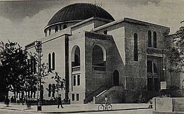 Grande synagogue de Tel Aviv dans les années 1930.