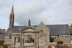 Iglesia de Telgruc y arco triunfal 01.jpg