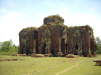 Chien Dan temple in Quang Nam province. Thap Chien Dan, Quang Nam.JPG