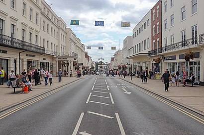 How to get to Leamington's with public transport- About the place