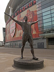 The Tony Adams statue outside Emirates Stadium Tony Adams Statue - front (cropped).jpg