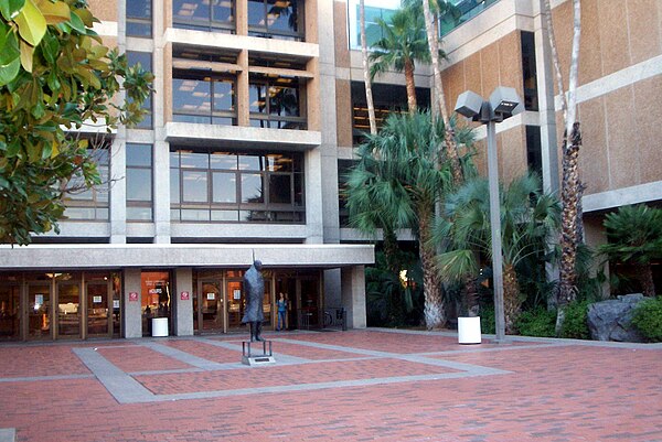 Entrance to the U of A main library, before renovation work began in 2019