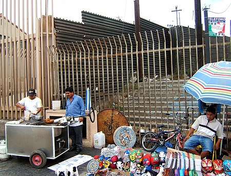 Bức tường biên giới Hoa Kỳ-México