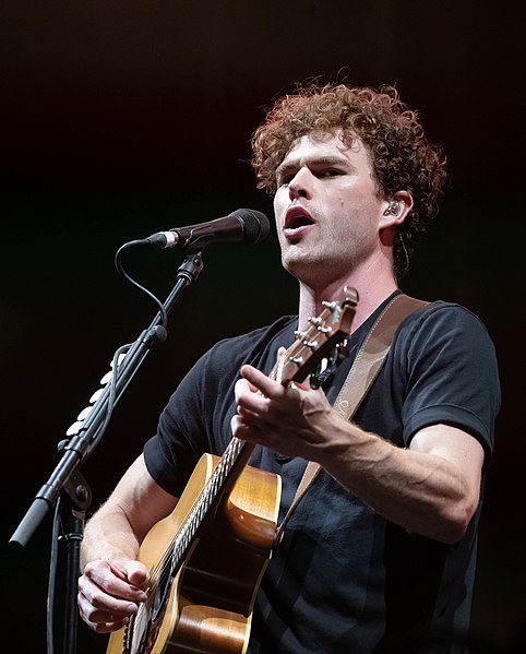 File:Vance Joy (45670341855) (cropped).jpg