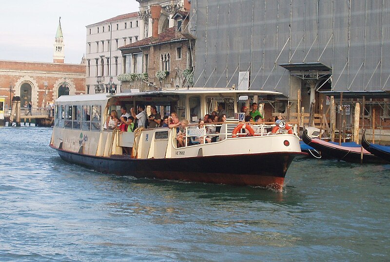 File:Vaporetto-venezia-linea 1.JPG