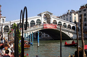 Pont du Rialto. (définition réelle 2 048 × 1 360)