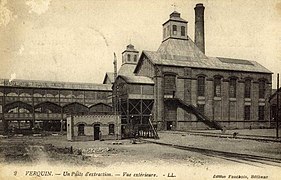 Vue extérieure de la fosse no 8 - 8 bis.