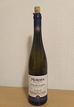 Миниатюра для Файл:Welschriesling wine Moravia.jpg