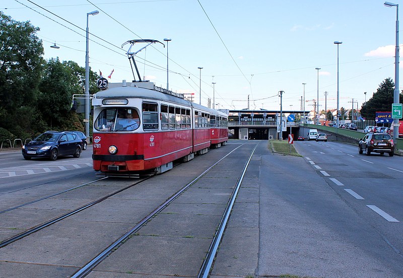 File:Wien-wiener-linien-sl-25-1028501.jpg