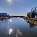 静岡市清水区横砂南 一葉橋より庵原川河口を望む（2022年10月撮影）