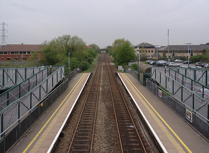 File:Worle railway station MMB 17.jpg