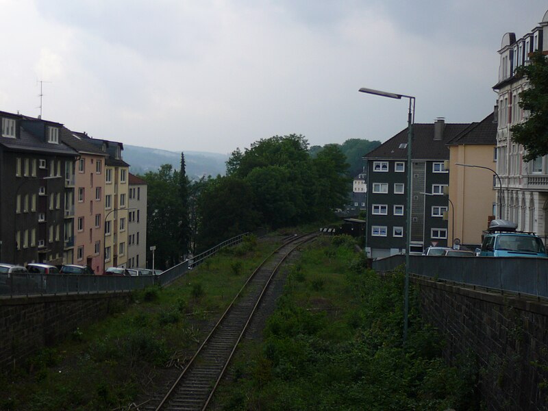 File:Wuppertal Bahnhof Heubruch 0009.jpg