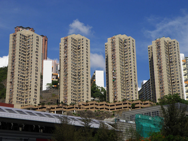 File:Yuet Lai Court after renovation (sky blue version and better contrast).jpg