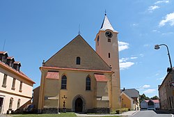 Farní kostel sv. Vavřince ve Zbraslavicích