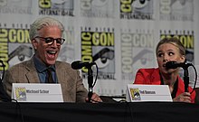 https://upload.wikimedia.org/wikipedia/commons/thumb/8/89/%27The_Good_Place%27_cast_and_crew_visit_San_Diego_Comic_Con_for_a_panel_%2828880425037%29.jpg/220px-%27The_Good_Place%27_cast_and_crew_visit_San_Diego_Comic_Con_for_a_panel_%2828880425037%29.jpg