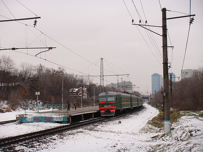 File:Убытие поезда с платформы Покровское-Стрешнево - panoramio.jpg