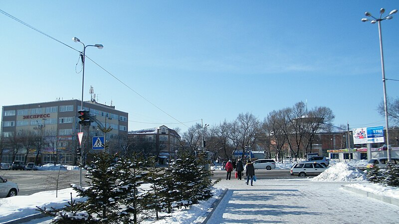 File:Уссурийск, ул Чичерина и Краснознаменная.JPG