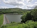 Im Osten der Stausee Bassin de Whitaker am Fluss Fau, der in die Maas mündet.