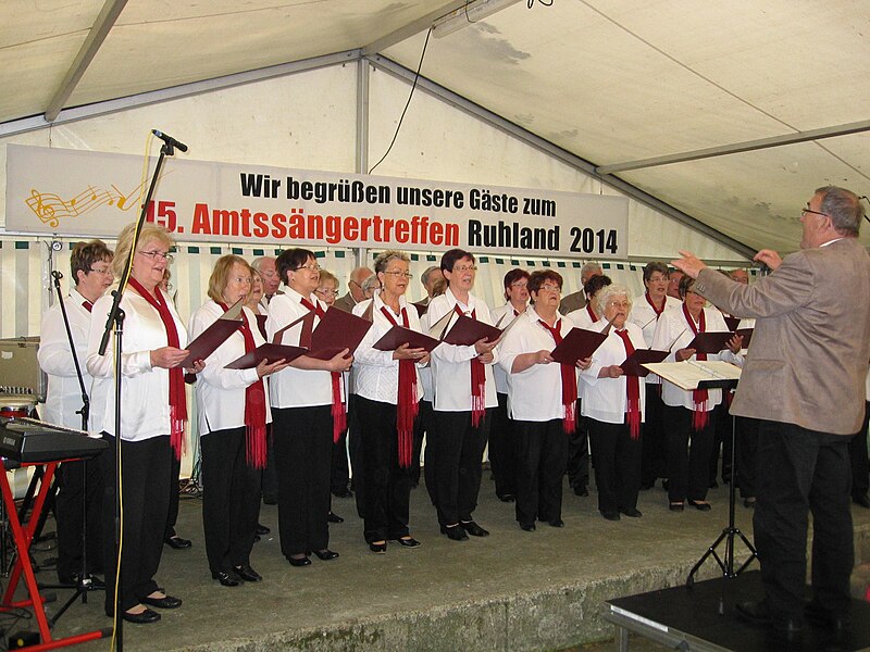 File:15. Amtssängertreffen in Ruhland, der Gemischte Chor Ruhland.jpg