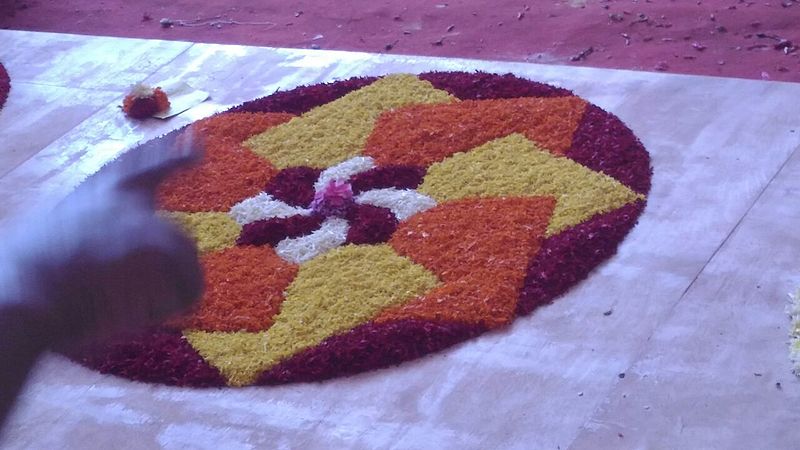 File:2000 flower carpets kozhikode 10 09 2016 (9).jpg