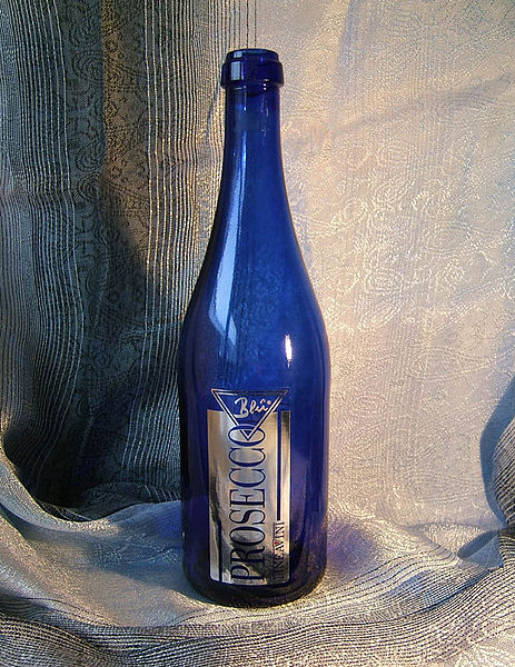 File:2007-11-14BlaueGlasflasche03.jpg