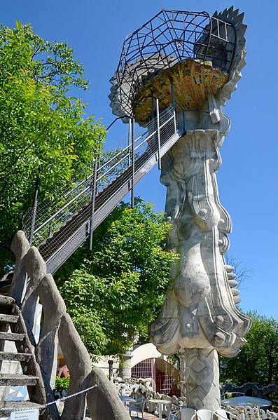 File:2013 Bruno Weber Skulpturenpark-Führung - Turm 2013-08-02 11-36-16.JPG