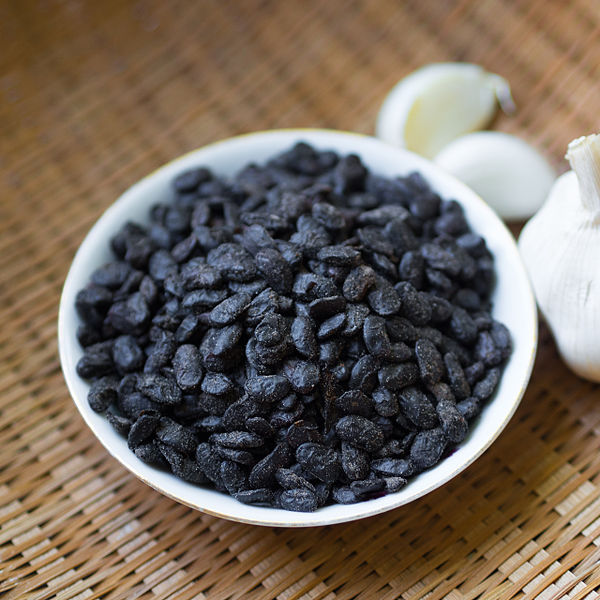 File:2015 1012 Preserved black beans douchi close-up.jpg