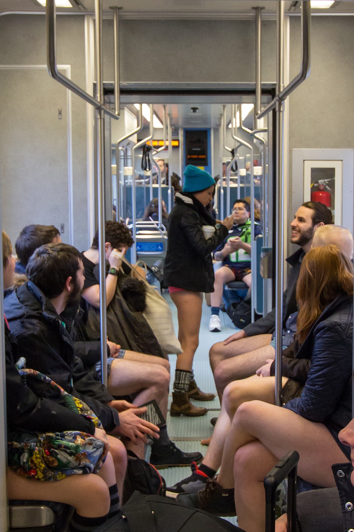 no pants subway ride women