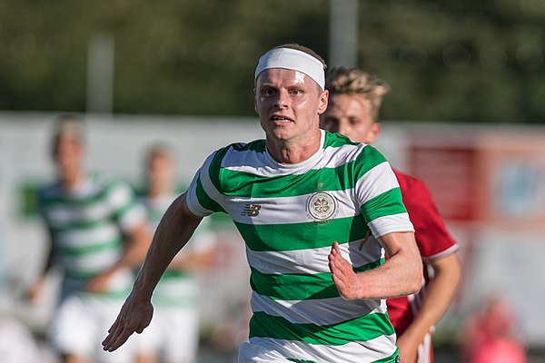 Mackay-Steven playing for Celtic in 2017