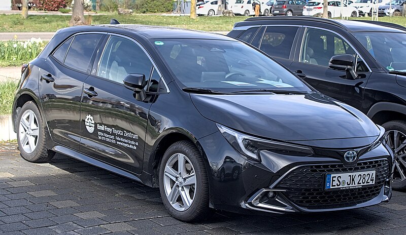 File:2023 Toyota Corolla Hybrid (E210) hatchback IMG 8513.jpg