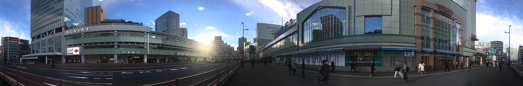 360 degree panorama - Shinjuku busta and Shinjuku station south Dec16 2020.jpeg